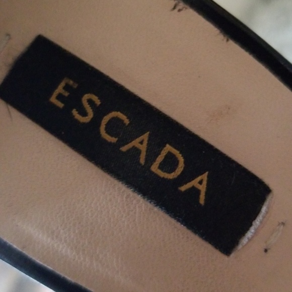 🌟Escada pumps Eur Size 39/US Size 9🌟 - Picture 4 of 8